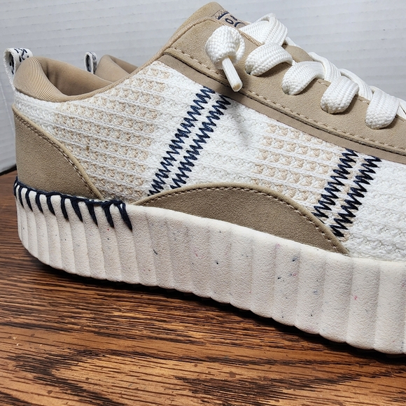 SKECHERS: BOBS Comfort Shoes - Nude - Size 8 - Excellent condition - Picture 10 of 13